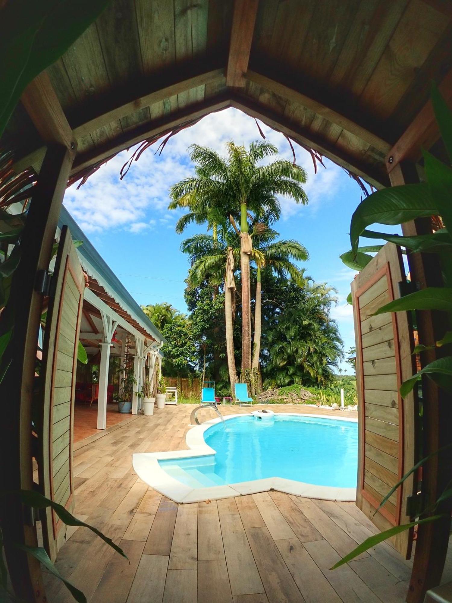 Gite Kaz A Topaze, Piscine, Jardin Tropical Sainte-Rose Eksteriør bilde