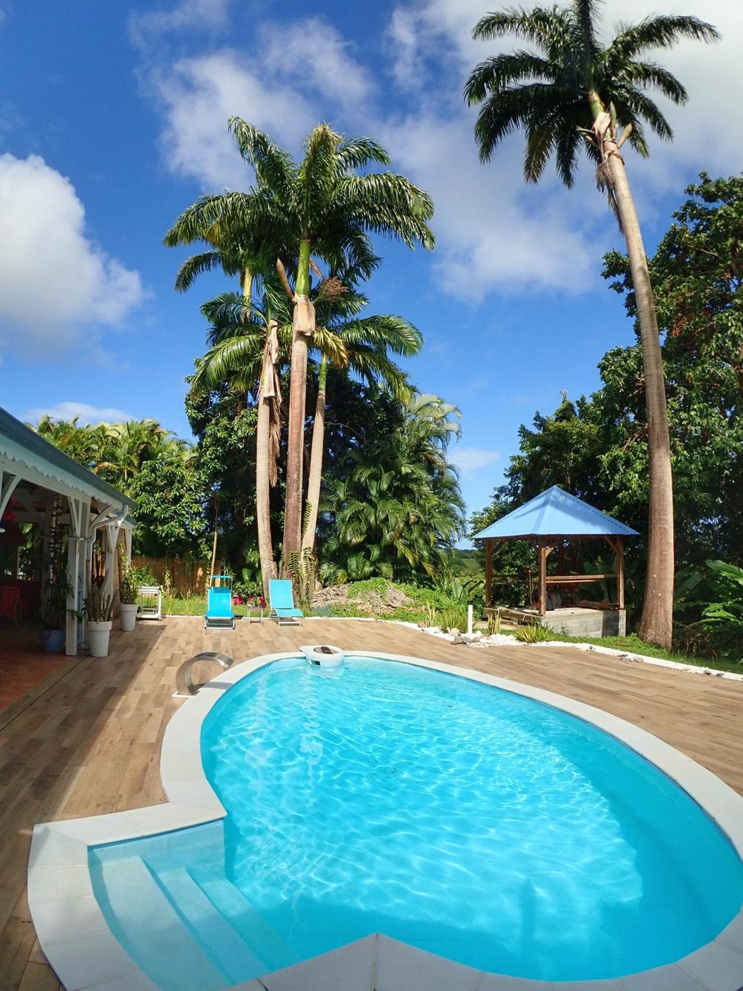 Gite Kaz A Topaze, Piscine, Jardin Tropical Sainte-Rose Eksteriør bilde
